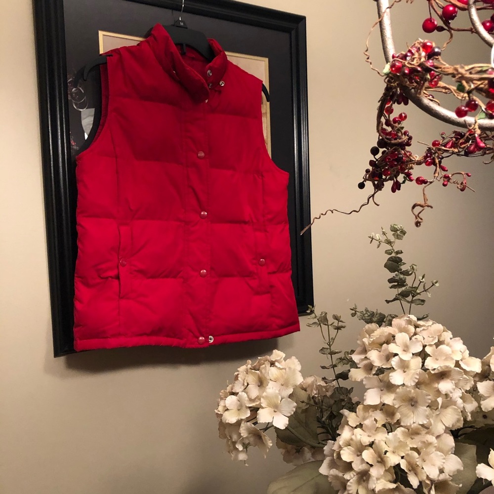 Gap red down vest with detachable hood size S